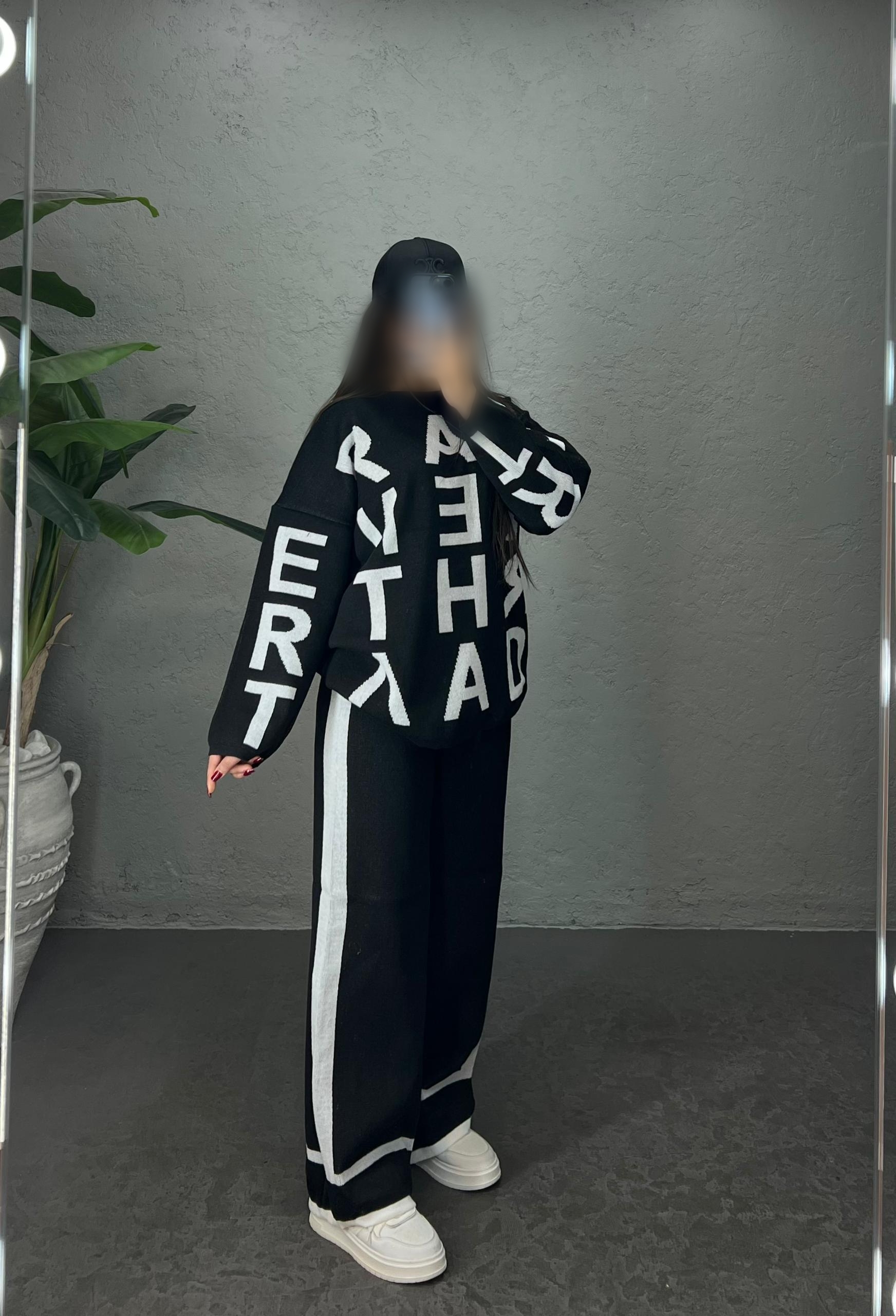 Point Blur_Sep112025_203306